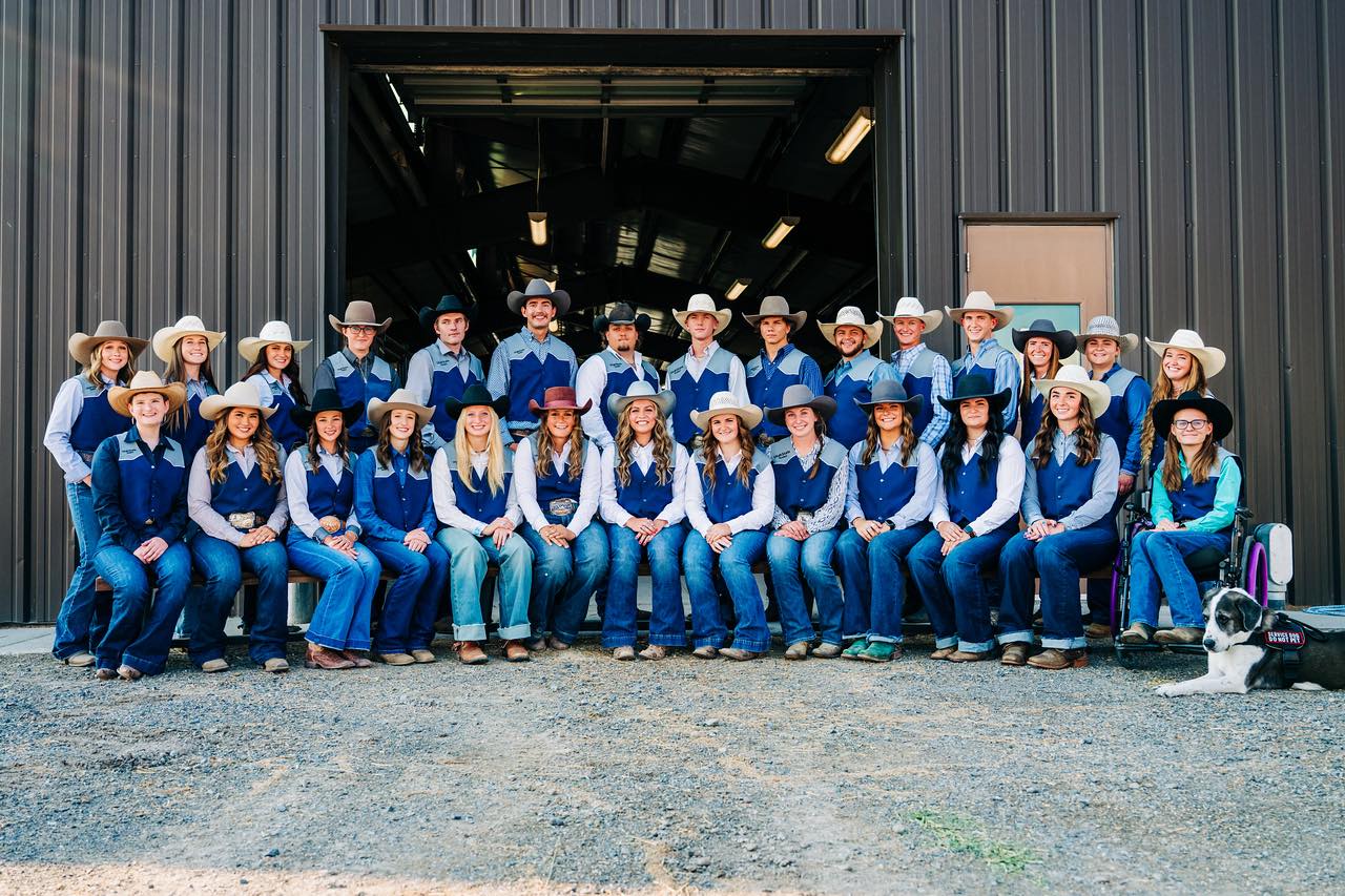 Team picture of rodeo club