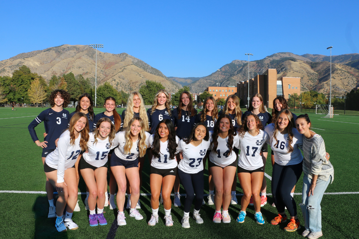 women's volleyball team picture