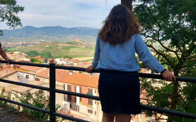 USU Alumnus Sierra Benson looks over a Spanish landscape