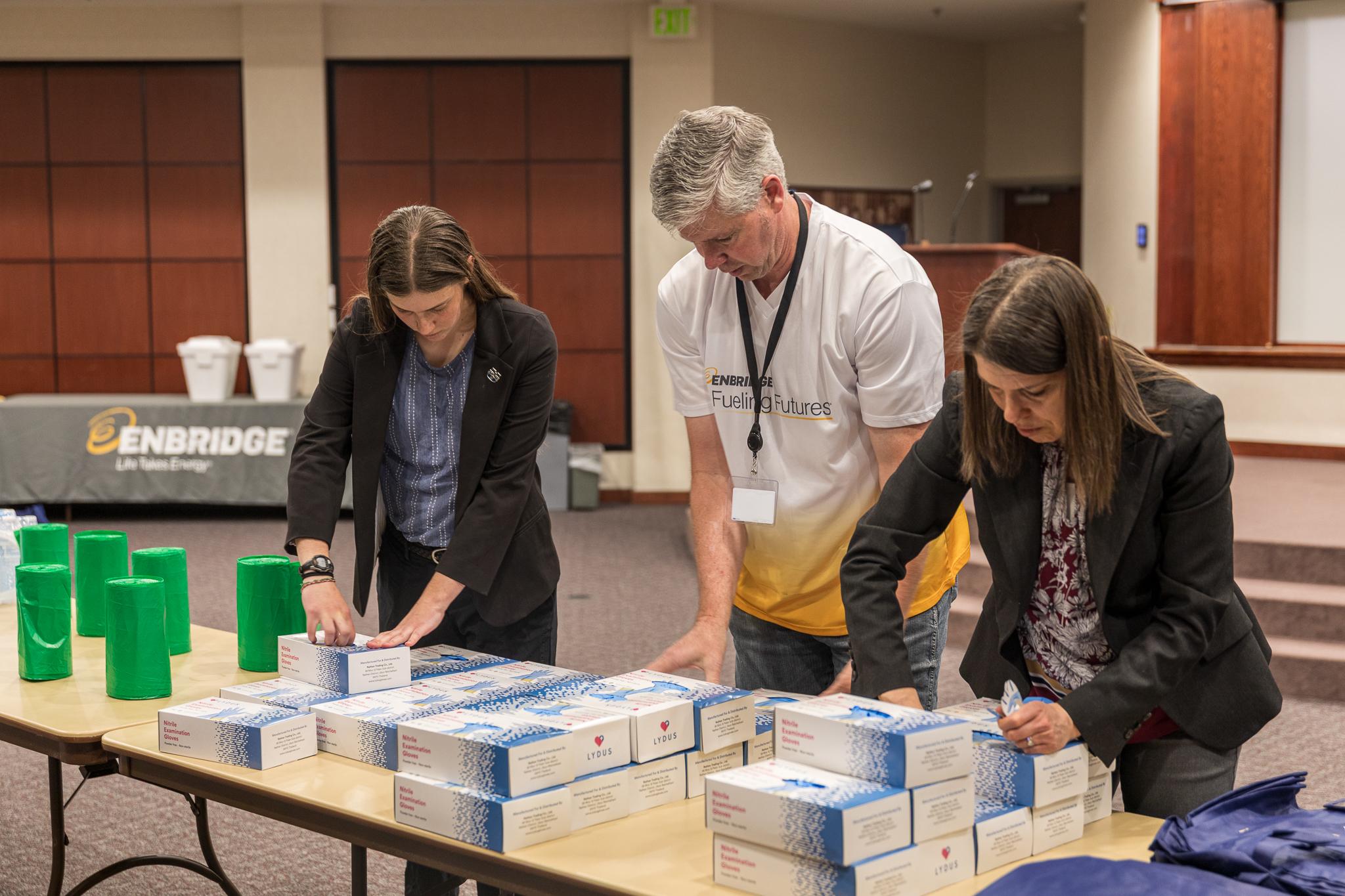 USU Institute Celebrate Earth Day with Volunteer Event boxing items