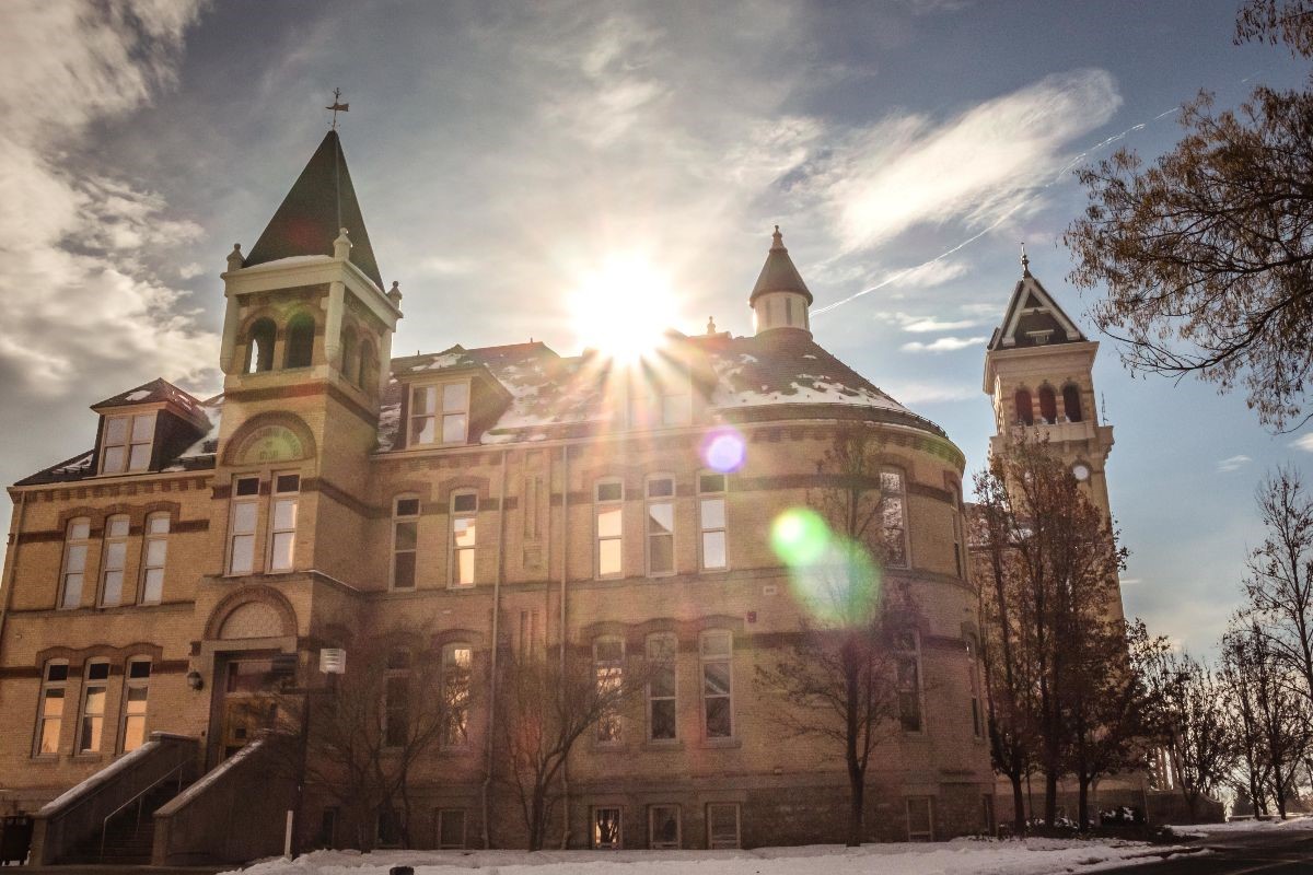 USU Faculty Senate OKs proposal to reduce emissions