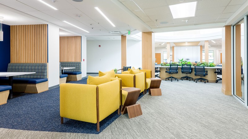 A common area in a higher education facility.