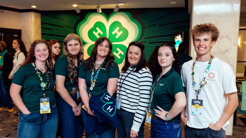 4-H students at an event.