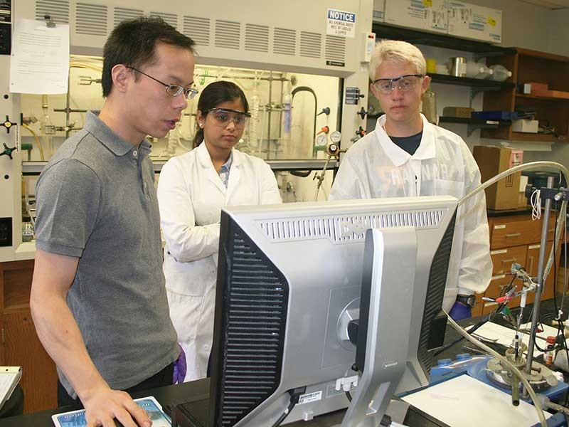USU chemists in lab