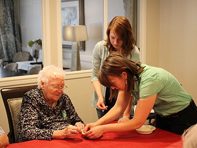 dietetics students Marianne Olsen and Sandra Reynolds