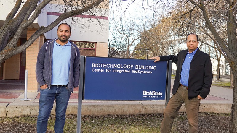 Rakesh Kaundal (right), and doctoral student Naveen Duhan.