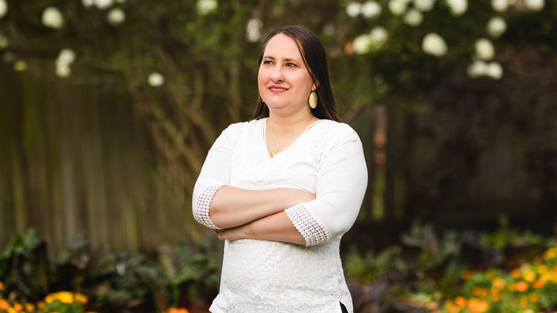 Jen Thomas, ’00, works as an environmental engineer for AECOM in Houston, TX.