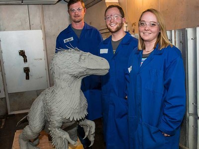 USU students with ‘Utahraptor’