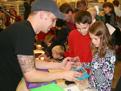 Children enjoy science activities.]