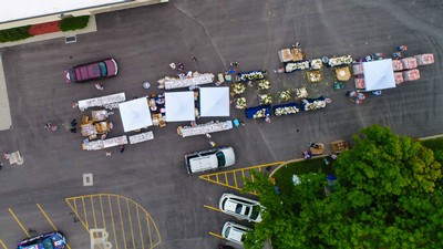 Farmers Feeding Utah Miracle project hands out food.