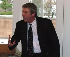 Professor Damen lecturing