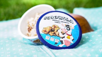 “Moonola,” a granola with color-changing instant milk.