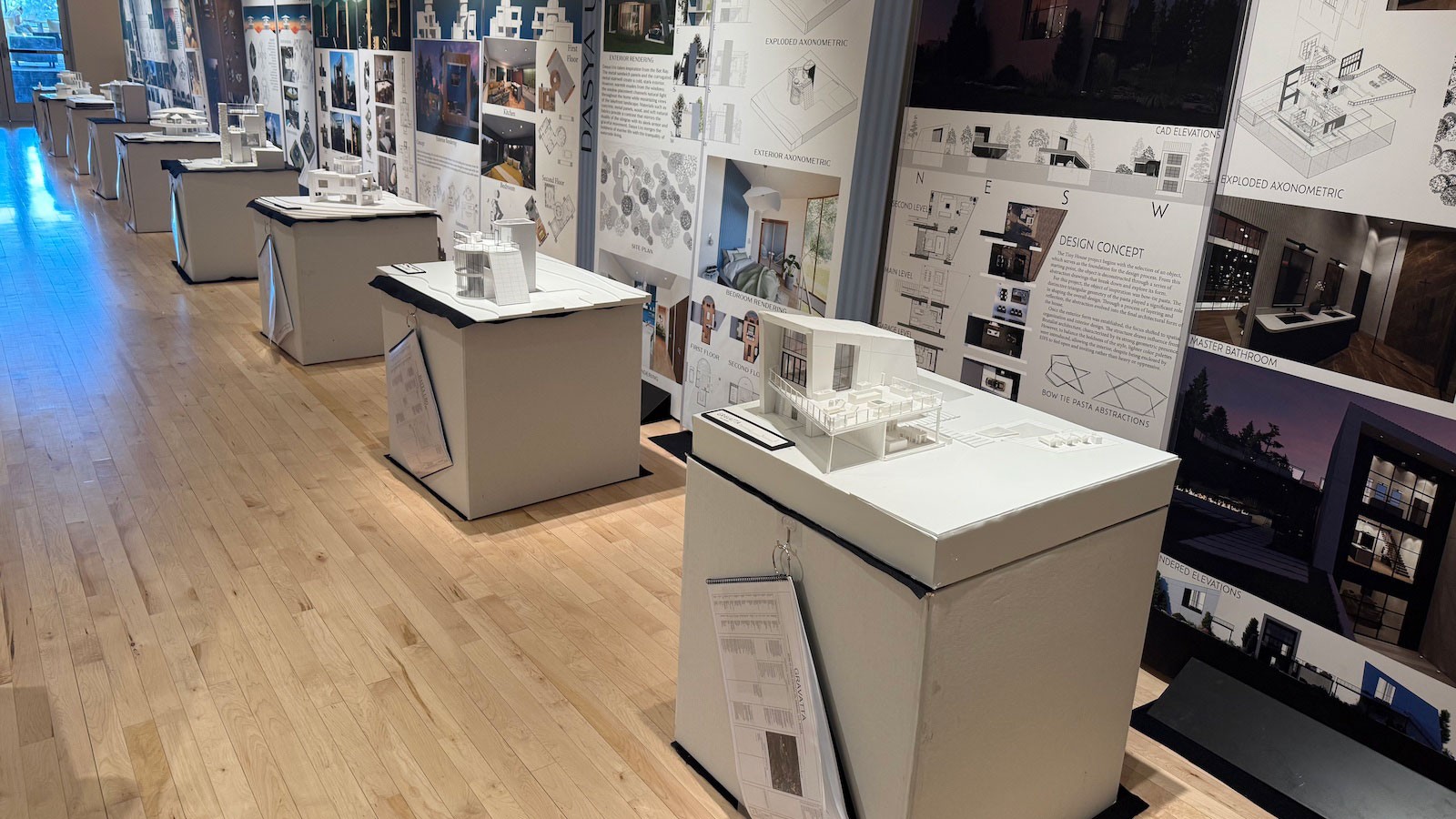 An exhibit of model houses.