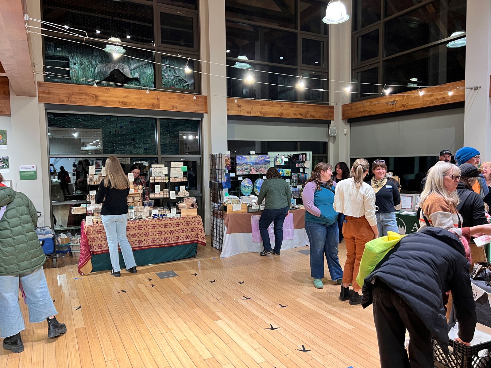 A winter gift market.