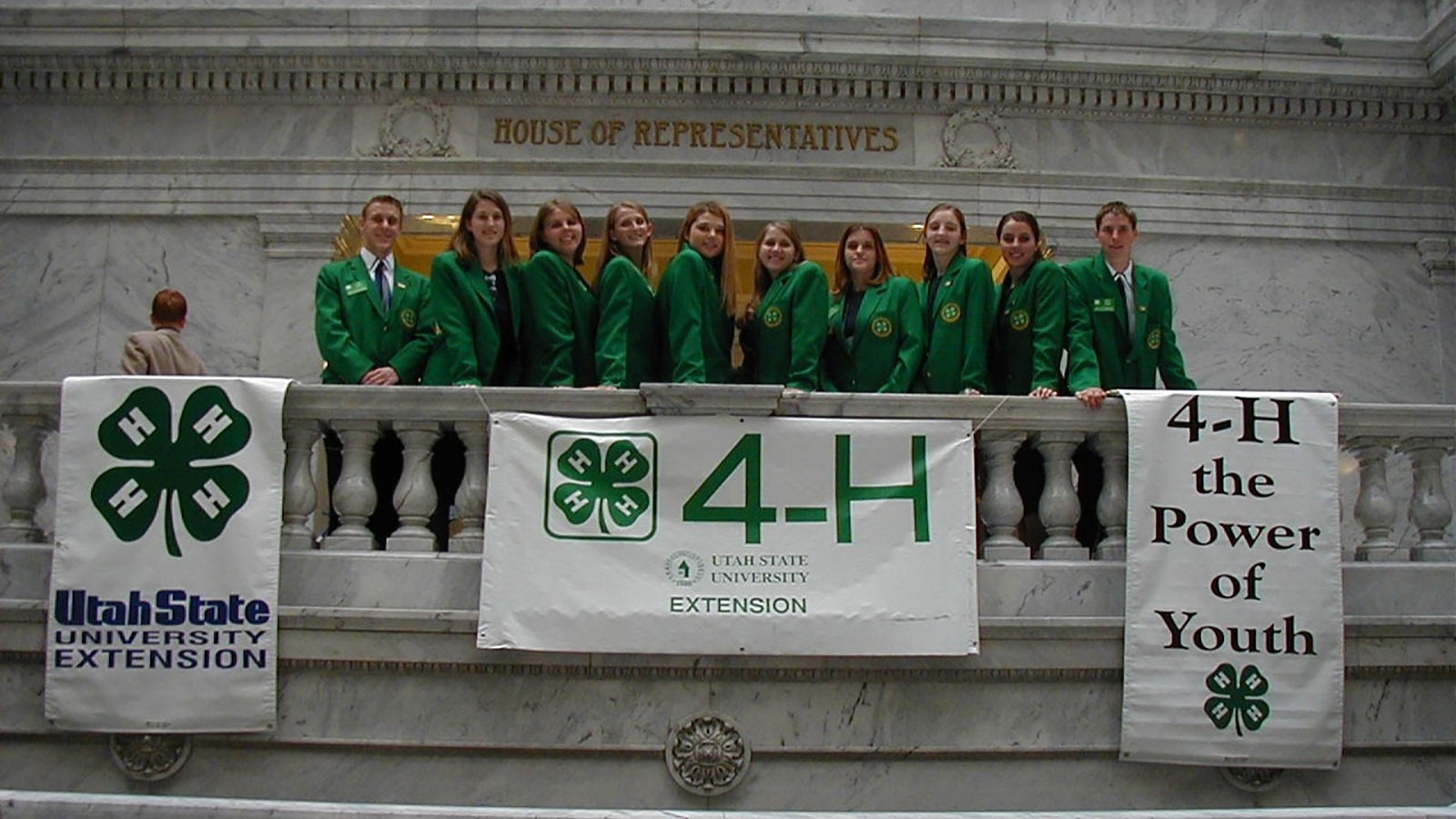 4-H students at the Utah State Capitol Building.