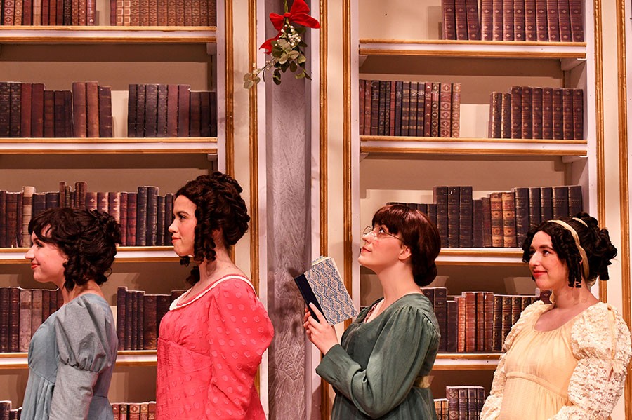 Sisters under mistletoe