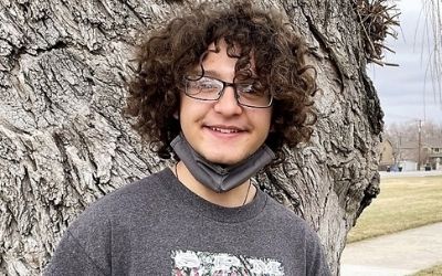 Cottonwood HS Senior Earns $2,000 Scholarship for College